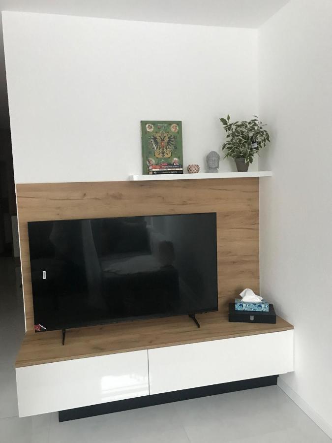 Apartman S Vyhliadkou Bajmóc Kültér fotó