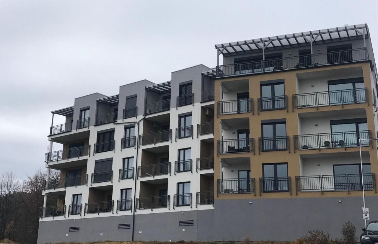 Apartman S Vyhliadkou Bajmóc Kültér fotó